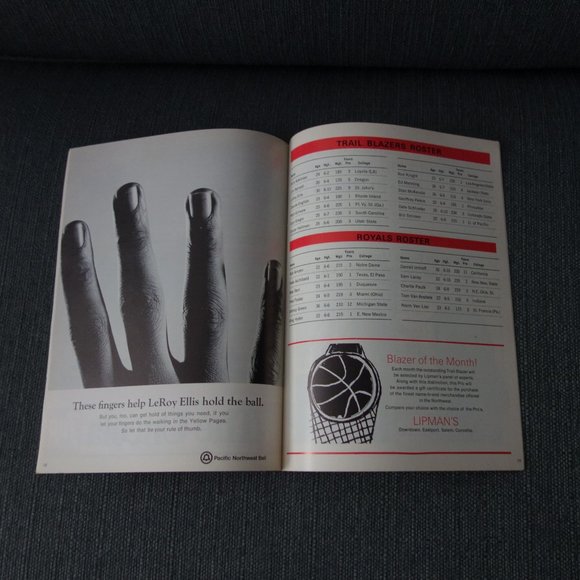 Vintage 1970-1971 Trailblazers Official Magazine - Picture 9 of 9
